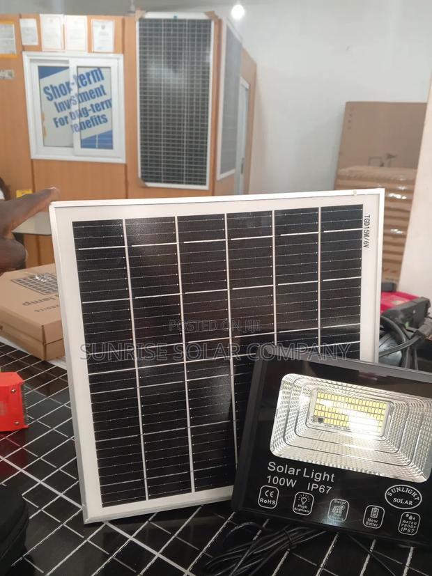 Solar Flood Light (100w) · Photo 2