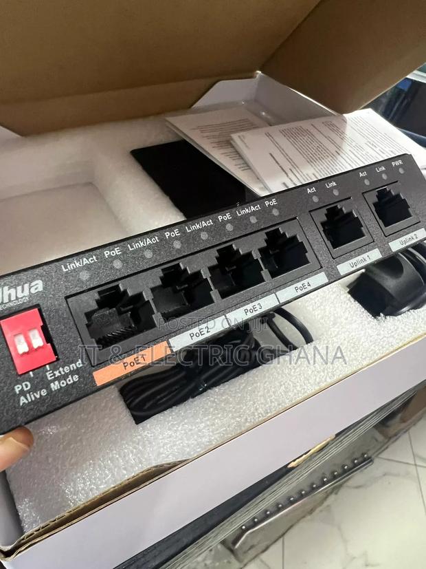 4 Port Poe Switch · Photo 7