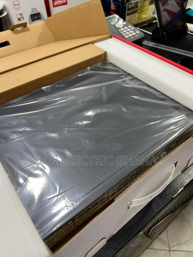 Dahua 24 Port Managed Poe Switch · Photo 5