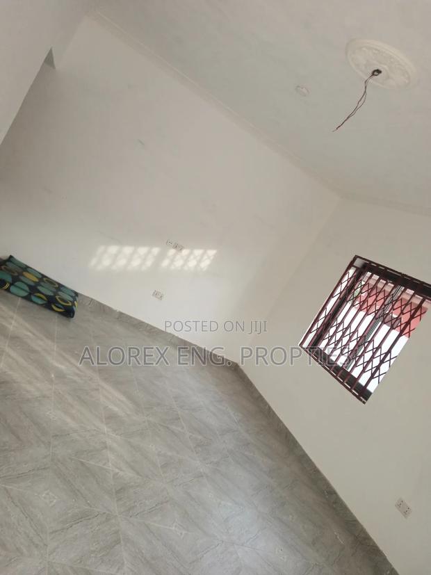 3bdrm House In Amrahia, Adenta For Sale · Photo 5