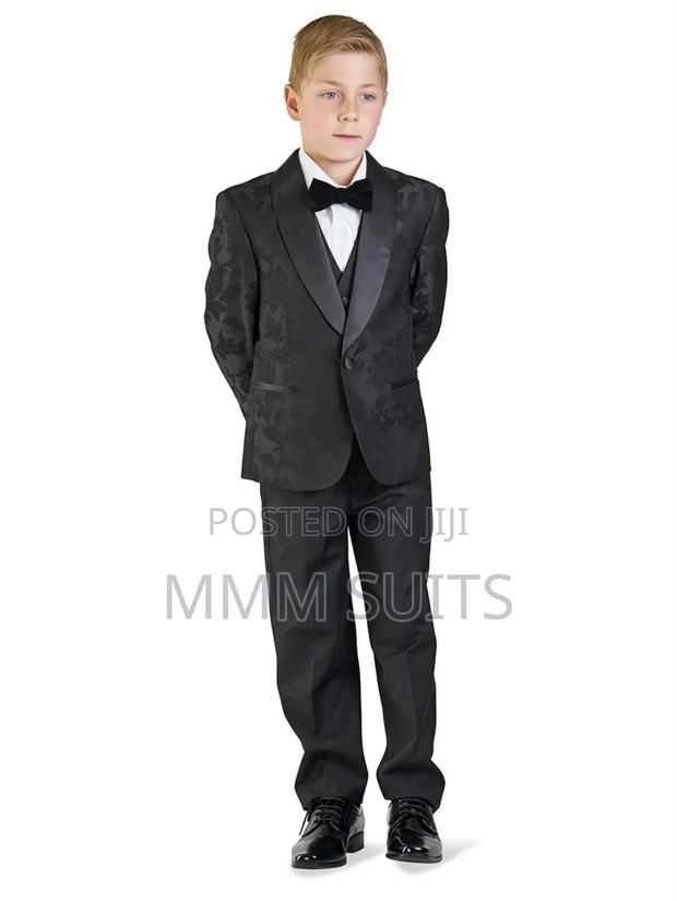 Quality 3-piece Children Suit ( Boys ) · Photo 1