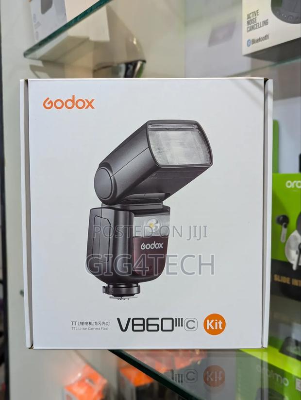 Godox V860iii TTL Li-Ion Flash Kit for Canon Cameras · Photo 1