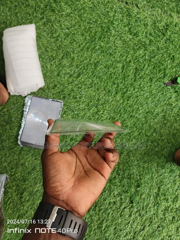 3x Sheet Magnifier Reading Glass · Photo 6