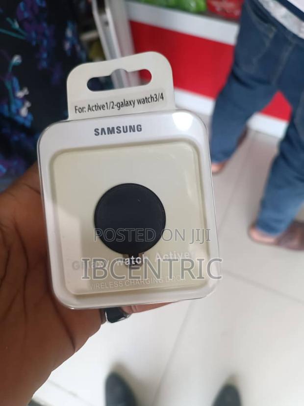 Samsung Galaxy Active Watch Wireless Charging Dock · Photo 1