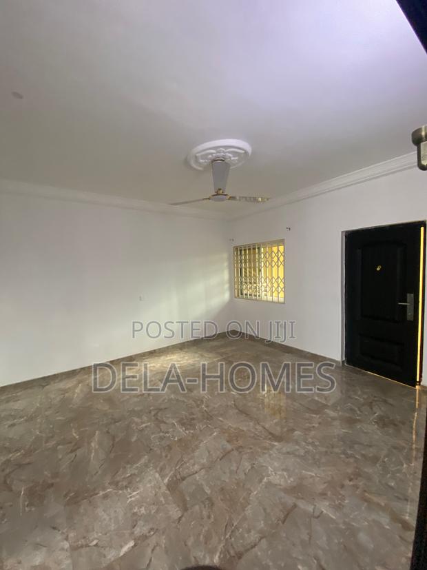 Ex-Chamber N Hall Sc for Rent at Adenta. · Photo 6
