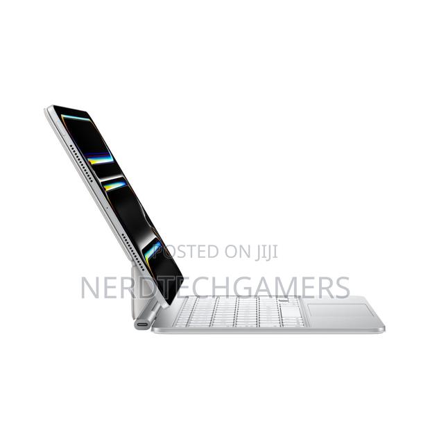 Magic Keyboard for iPad Pro 13‐Inch (M4) - US - White · Photo 3