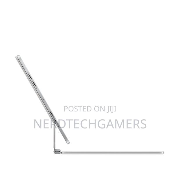 Magic Keyboard for iPad Pro 11inch (M4) - White · Photo 4