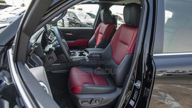 New Toyota Land Cruiser 2023 Black · Photo 5