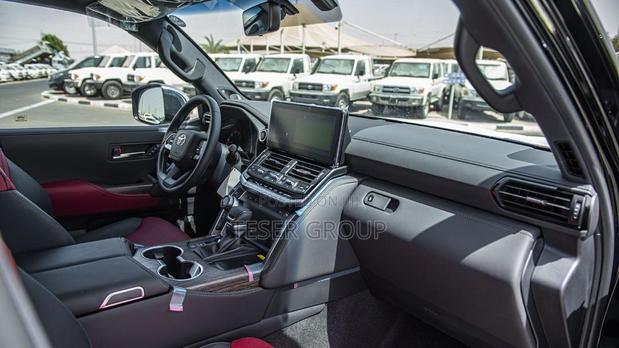 New Toyota Land Cruiser 2023 Black · Photo 4