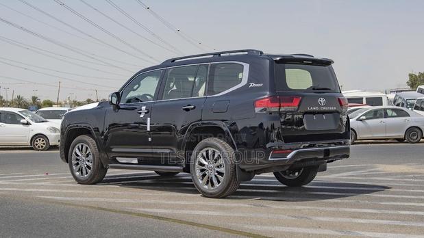 New Toyota Land Cruiser 2023 Black · Photo 3