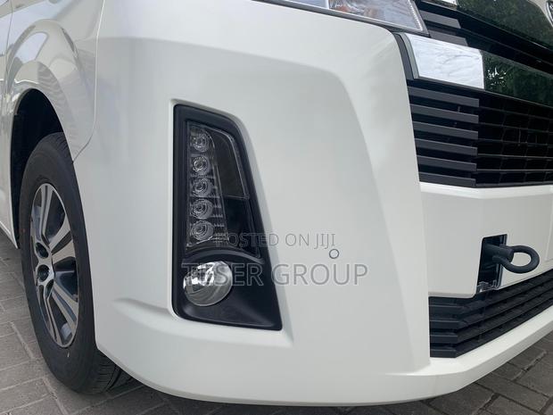 New Toyota HiAce 2023 White · Photo 3