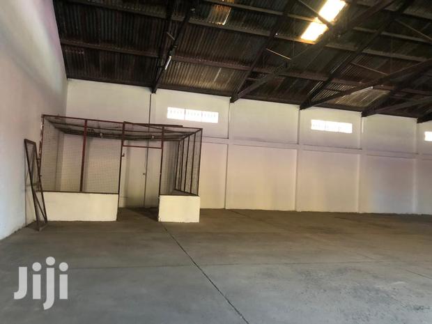 Warehouse For Rent · Photo 2