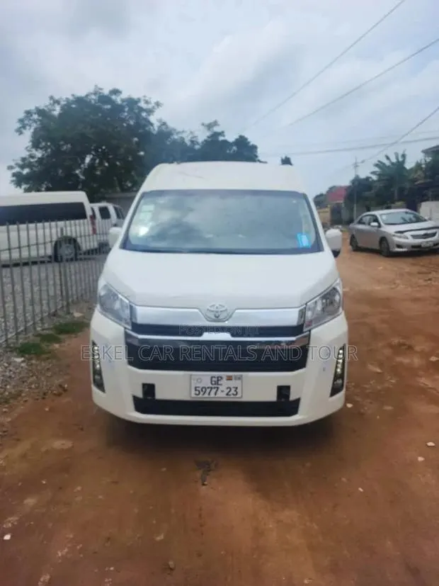 Toyota Hiace Bus 13 Seater for Rental Comes With Driver · Photo 1