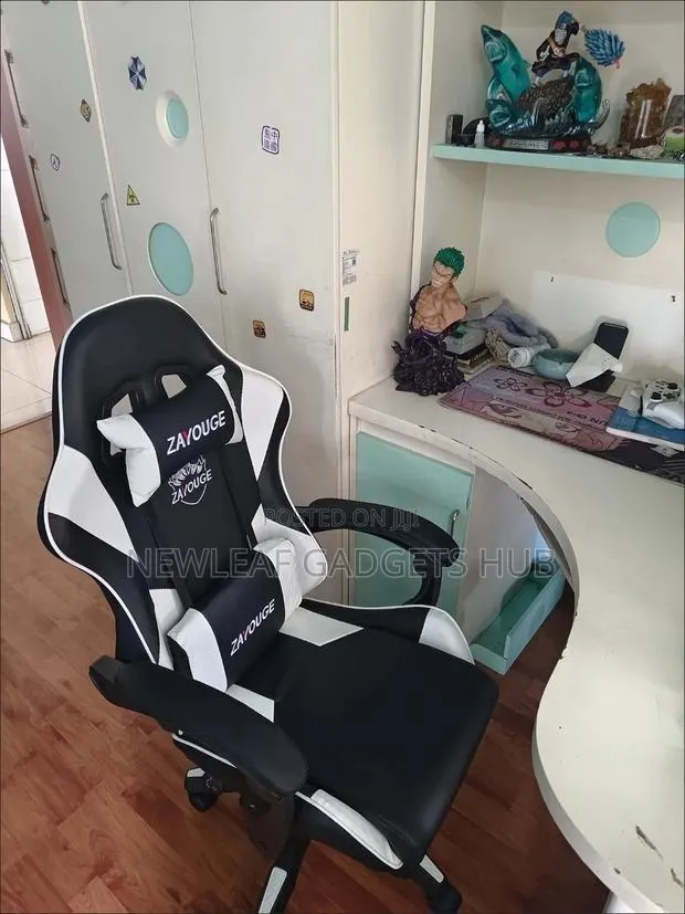 Gaming Chair - Brand New in Box · Photo 1