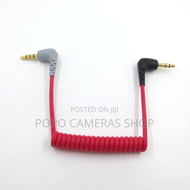 3.5mm TRS to TRRS Microphone Cord · Photo 1