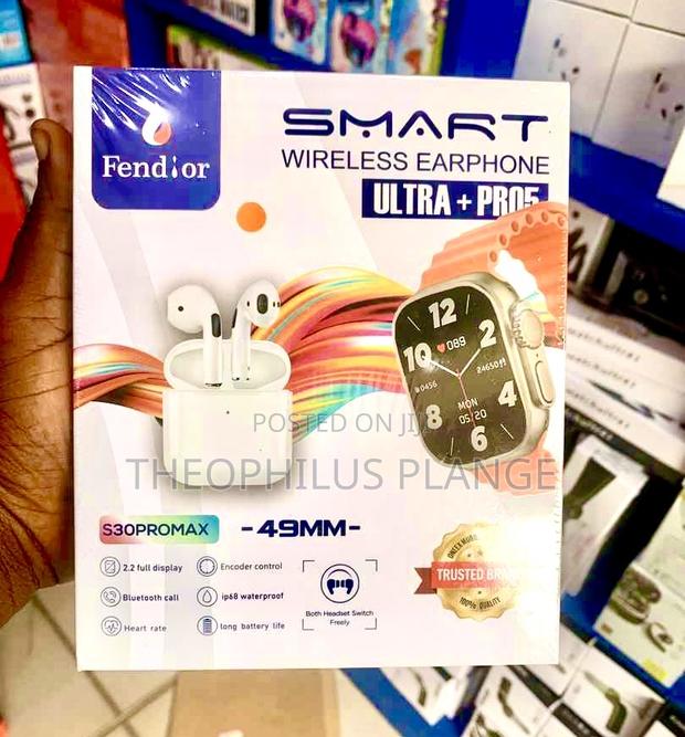 Ultra Pro 5 Smart Watch With 2 Straps and Airpods · Photo 1