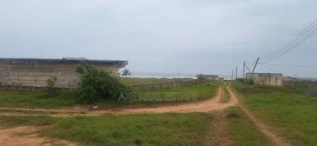 Neat Residence Half Plot Promo at Tema Community 25 · Photo 2