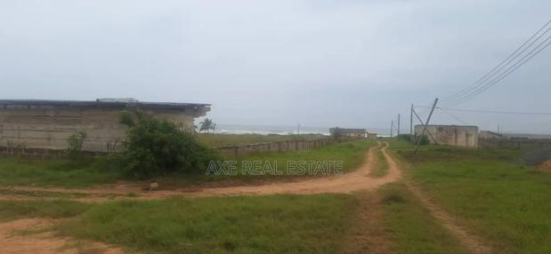 Neat Residence Half Plot Promo at Tema Community 25 · Photo 3