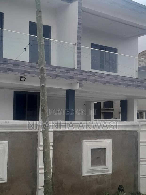 5bdrm House in Lashibi, Tema Metropolitan for sale · Photo 1