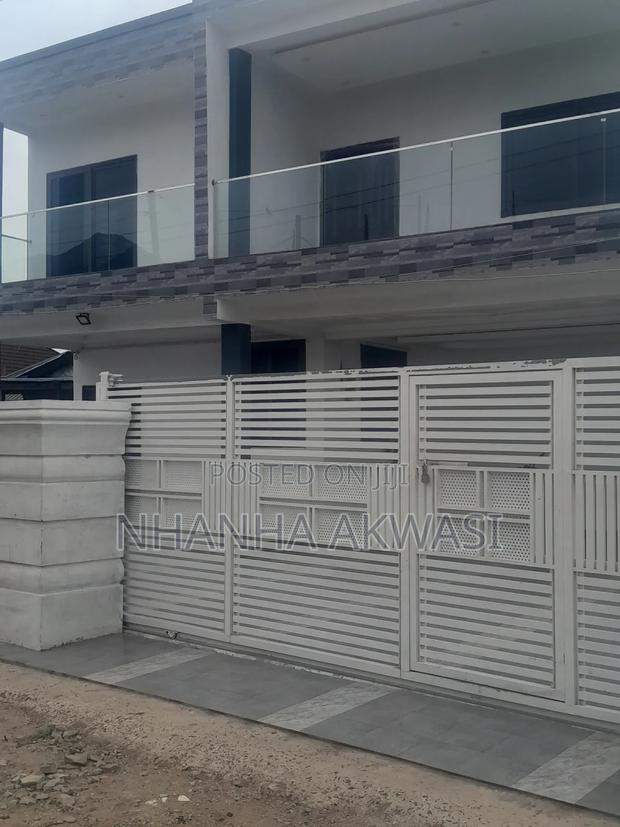5bdrm House in Lashibi, Tema Metropolitan for sale · Photo 2