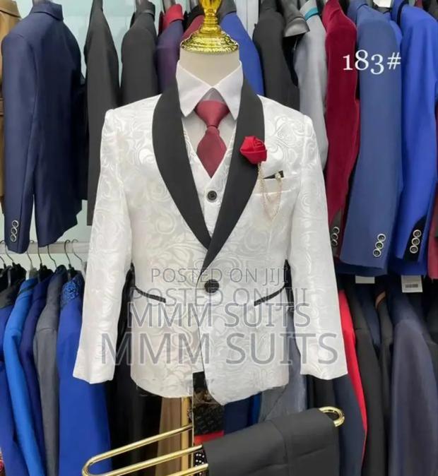 Quality 3-piece Children Suit · Photo 2