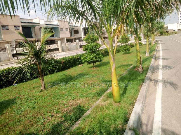 3bdrm Duplex in Oyarifa Mall Area for sale · Photo 4