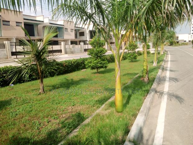 3bdrm Duplex in Oyarifa Mall Area for sale · Photo 2