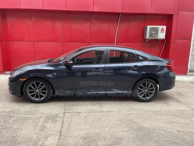 Honda Civic LX 4dr Sedan (2.0L 4cyl) 2016 Gray · Photo 1