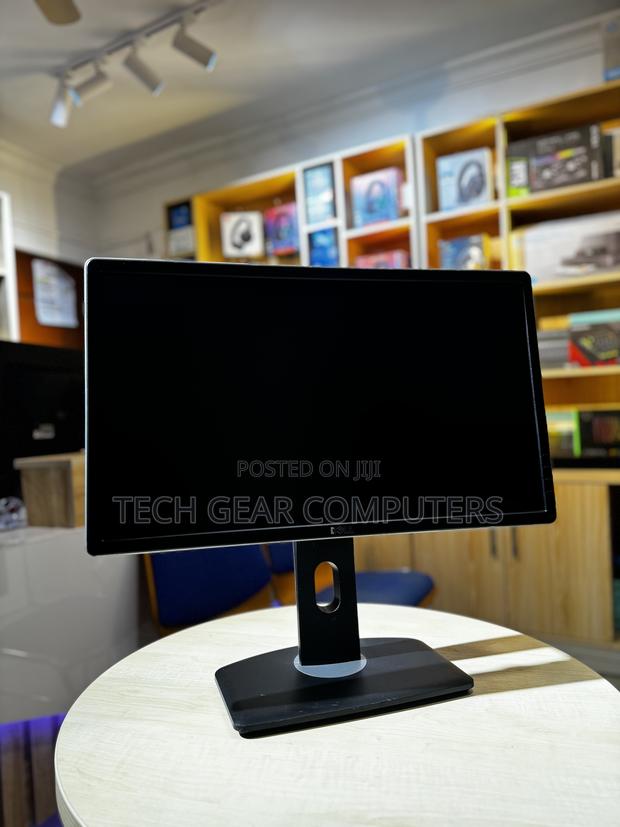 Dell P2314HT Monitor Full FHD 1920 X 1080, · Photo 1