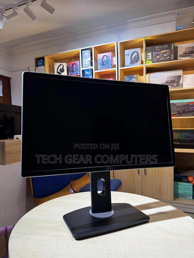 Dell P2314HT Monitor Full FHD 1920 X 1080, · Photo 2