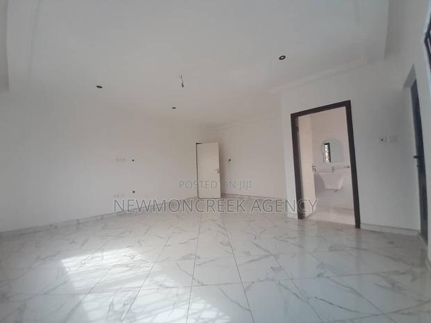 3bdrm Duplex in Gated Est.Oyarifa, Accra Metropolitan for sale · Photo 5