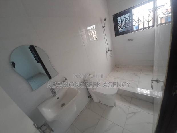 3bdrm Duplex in Gated Est.Oyarifa, Accra Metropolitan for sale · Photo 7