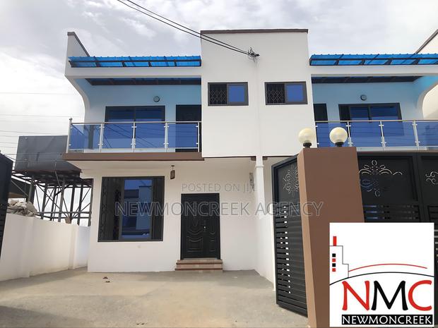 3bdrm Duplex in Gated Est.Oyarifa, Accra Metropolitan for sale · Photo 2