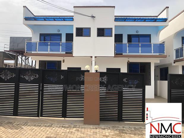 3bdrm Duplex in Gated Est.Oyarifa, Accra Metropolitan for sale · Photo 3