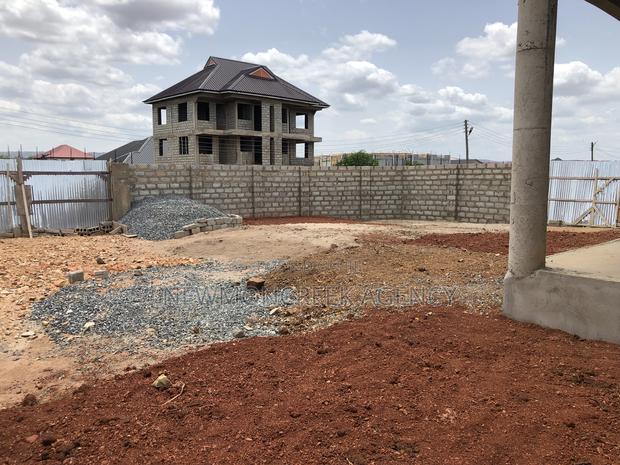 12bdrm Duplex in Amrahia,Adenta, Accra Metropolitan for sale · Photo 4