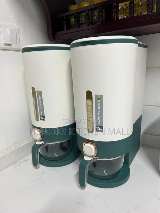 Rice Bucket 10kg Capacity · Photo 1