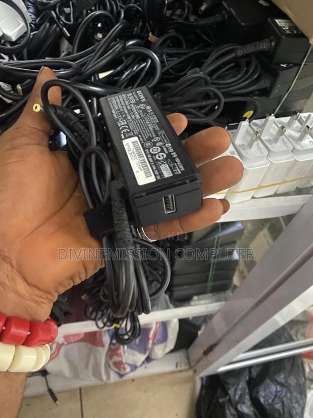 Uk Used Sony Laptop Charger 10.5v · Photo 1