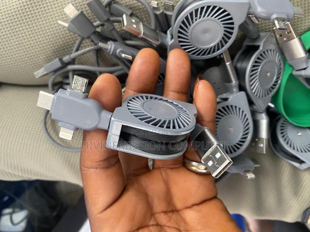 Uk Used 3 in 1 Cable. iPhone,Type C Android · Photo 1