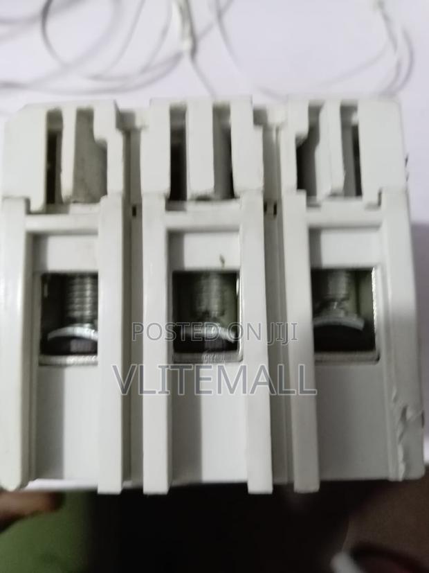 Abb McCb R125A 3pole Circuit Breaker · Photo 2