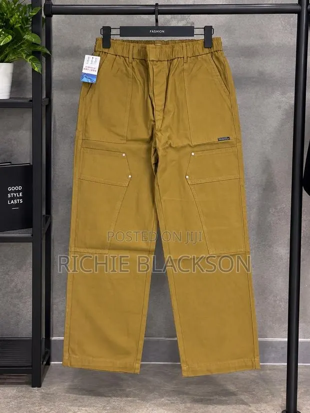 Curry Utility Pant · Photo 1