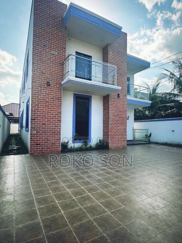 4bdrm Duplex in Dr Roko, Adenta for sale · Photo 1