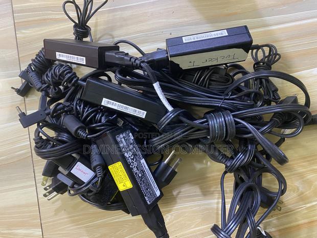 Acer Small Pin Charger 19v~3.42A. UK Used · Photo 7