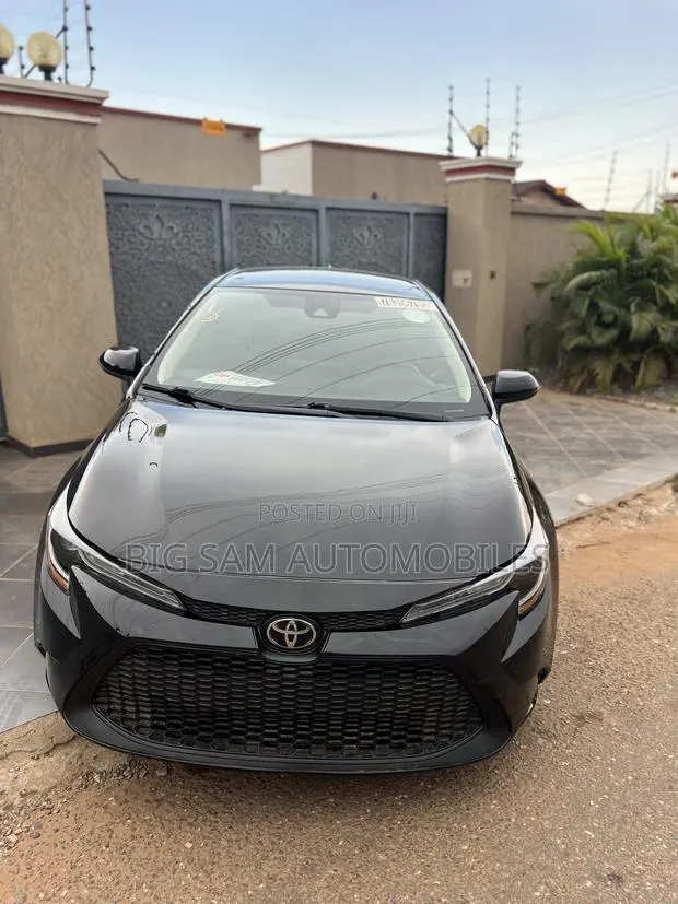 Toyota Corolla LE 2021 Black · Photo 1