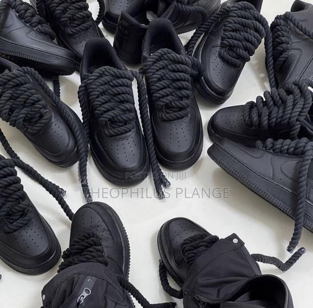 Nike Airforce 1 Big Lace , Black and White · Photo 1