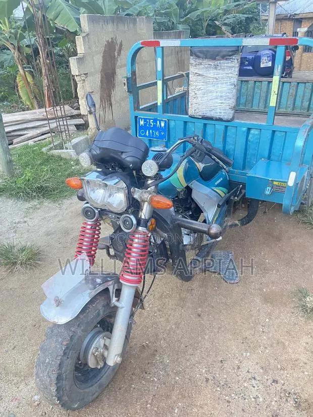 Honda NC700X 2025 Blue · Photo 1