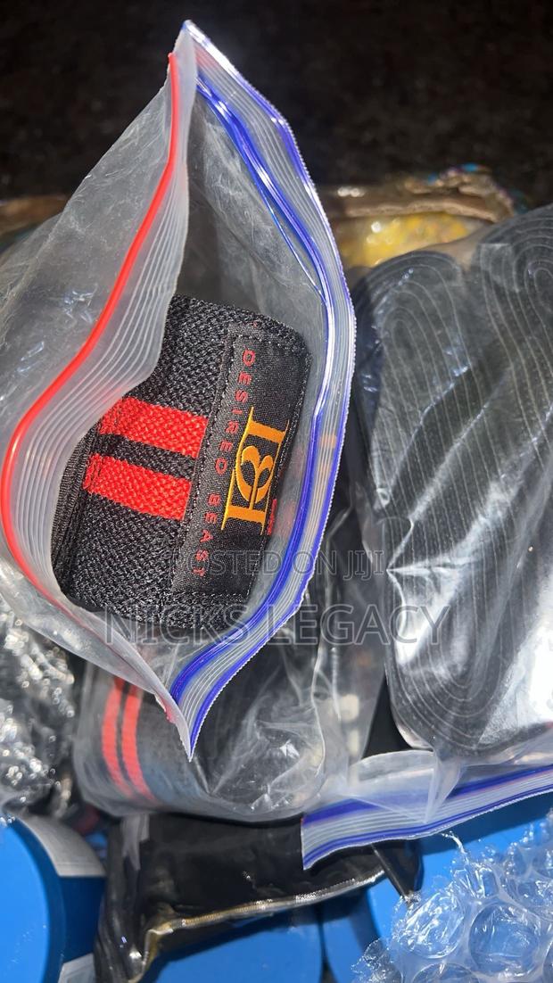 Knee and Hand Wraps · Photo 2