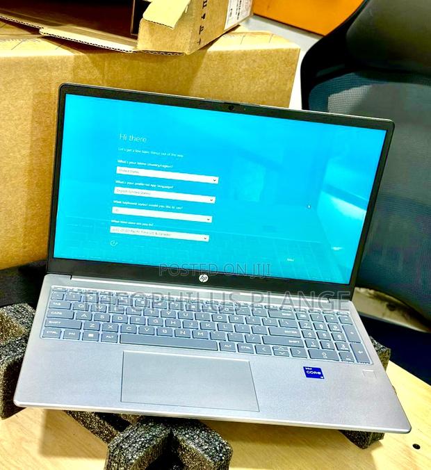 New Laptop HP 15-F272wm 8GB Intel Core I5 SSD 256GB · Photo 3