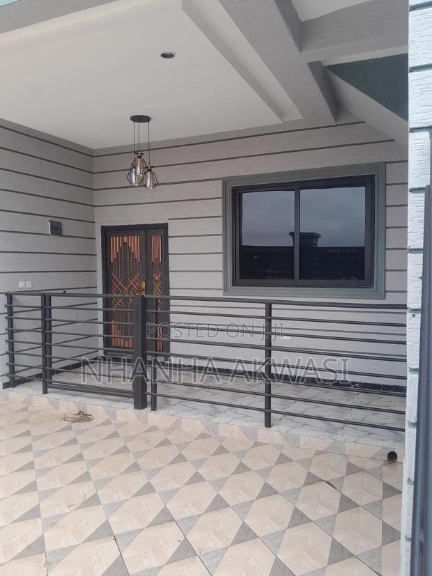 4bdrm House in Lashibi, Tema Metropolitan for rent · Photo 2