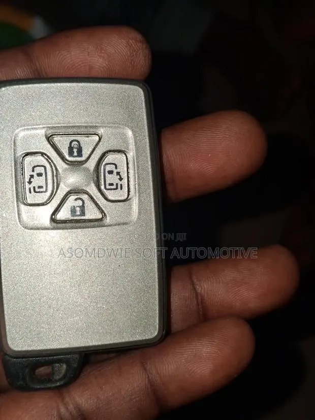 Voxy Smart Key · Photo 1