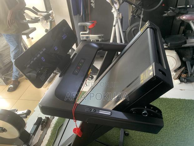 Treadmill Machine · Photo 1